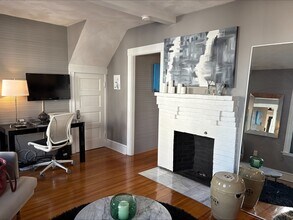 38 Maple Ave in Nahant, MA - Building Photo - Building Photo