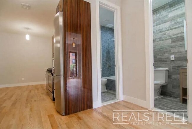 Putnam Avenue, Unit 2 in Brooklyn, NY - Building Photo - Building Photo