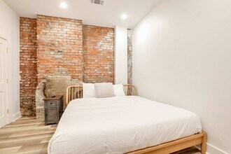 1050 Annunciation St in New Orleans, LA - Building Photo - Building Photo