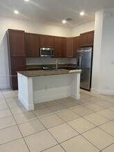 3238 W 97th St in Hialeah, FL - Building Photo - Building Photo