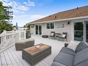 474 Lake Murex Cir in Sanibel, FL - Building Photo - Building Photo