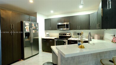 18499 NW 52nd Path in Miami Gardens, FL - Building Photo - Building Photo