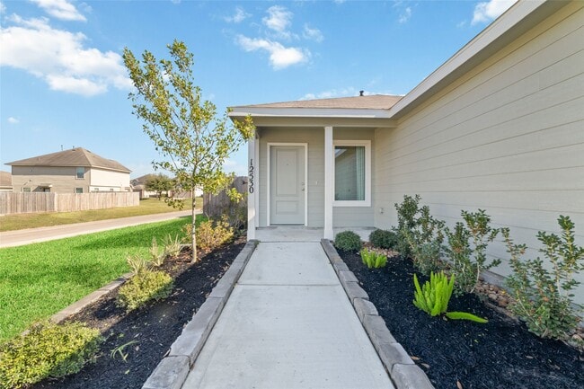 12530 Wild Strawberry Rd in Houston, TX - Building Photo - Building Photo