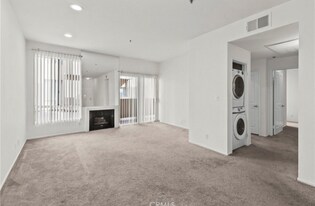 19350 Sherman Way, Unit 125 in Reseda, CA - Building Photo