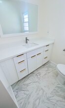 808 Alandele Ave in Los Angeles, CA - Building Photo - Building Photo