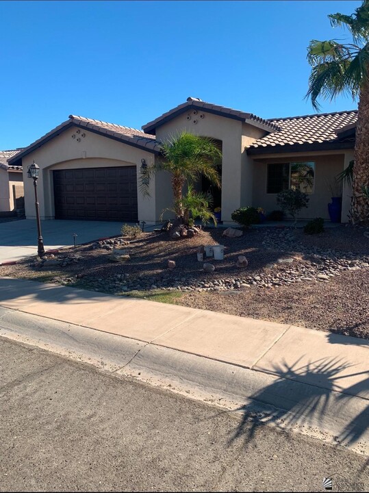 11707 E 28th Pl in Yuma, AZ - Building Photo