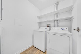 Windermere Village Apartments in Edmonton, AB - Building Photo - Building Photo