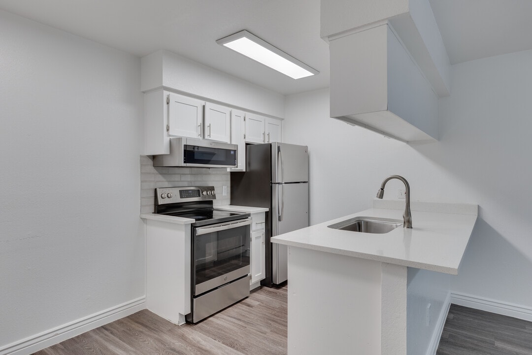 Pebble Creek in Mesa, AZ - Building Photo