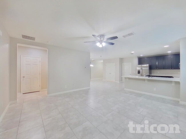 34633 Salerno Cir in Sorrento, FL - Building Photo - Building Photo