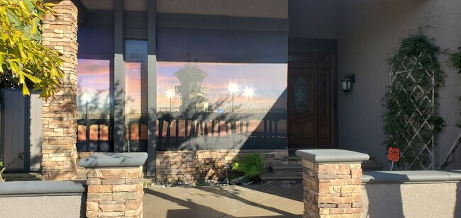 17942 Hallcroft Ln in Huntington Beach, CA - Building Photo - Building Photo