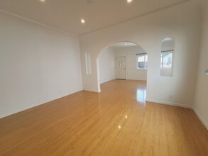 3933 Woolwine Dr in Los Angeles, CA - Building Photo - Building Photo