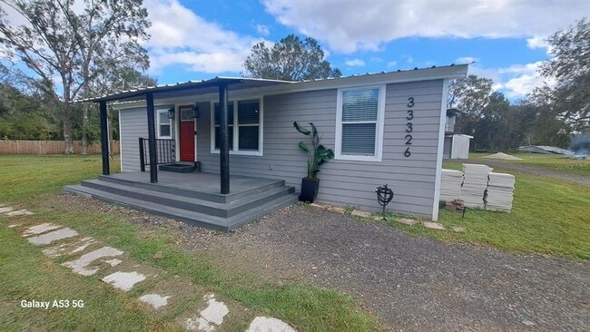 33326 Mandrake Rd in Zephyrhills, FL - Building Photo - Building Photo