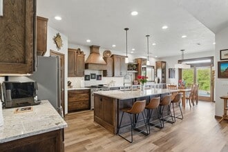 5700 Island Ct in Mitchell, SD - Building Photo - Building Photo