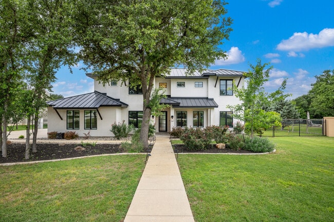 111 Wellesley Landing