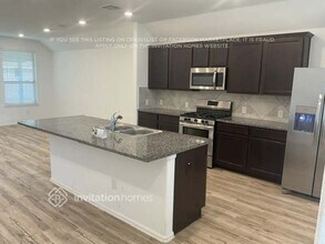 502 Pecan Landing Ln in La Marque, TX - Foto de edificio - Building Photo