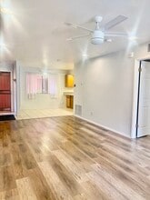 12212 N Paradise Village Pkwy W in Phoenix, AZ - Building Photo - Building Photo