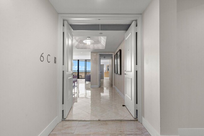 5080 N Ocean Dr in Riviera Beach, FL - Building Photo - Building Photo