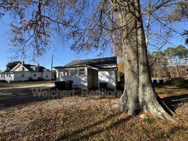 1912 Hillandale Rd in Durham, NC - Building Photo - Building Photo