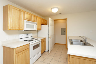 Eagles Landing Apartments in Lincoln, NE - Building Photo - Interior Photo