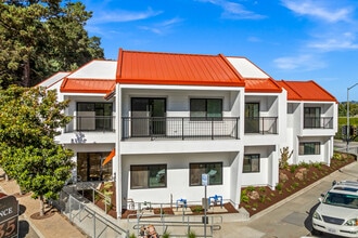 201 River Street Apartments in Santa Cruz, CA - Building Photo - Building Photo