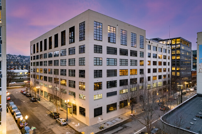 The Avenue Lofts in Portland, OR - Building Photo - Building Photo