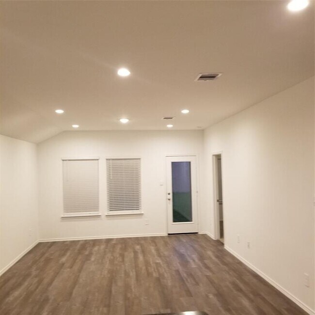 5703 Avalon Woods Dr in Spring, TX - Building Photo - Building Photo