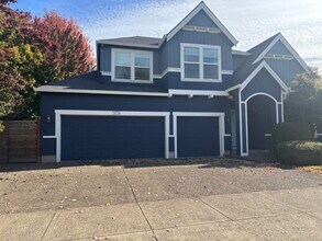 2716 NE Chehalem Dr in Newberg, OR - Building Photo - Building Photo