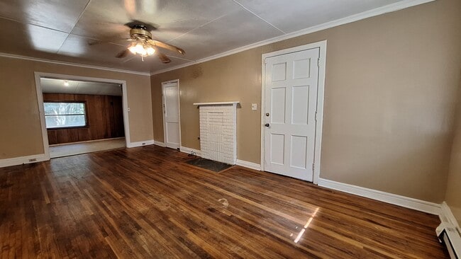 120 North St in Anderson, SC - Foto de edificio - Building Photo