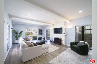 1032 Masselin Ave in Los Angeles, CA - Building Photo - Building Photo