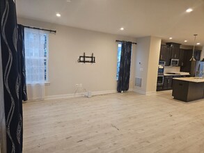 6201 Quinns Creek Dr in Haymarket, VA - Foto de edificio - Building Photo