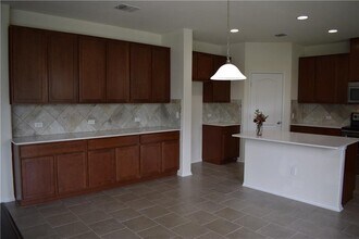 1425 Berlin Ln in Austin, TX - Building Photo - Building Photo