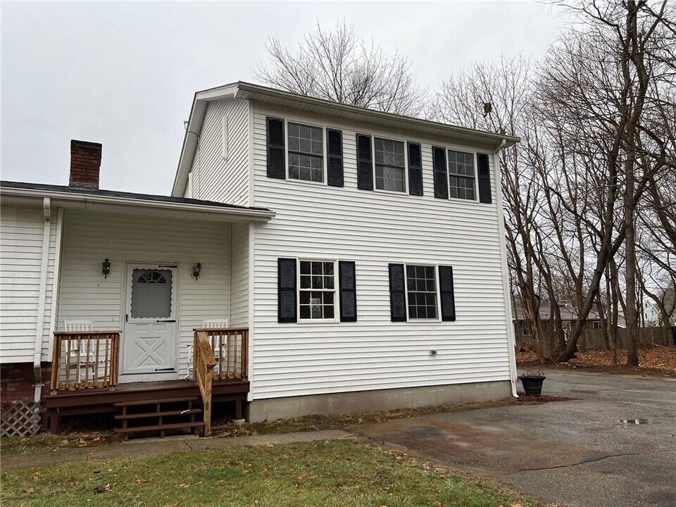 27 East Ave-Unit -B in Seekonk, MA - Building Photo