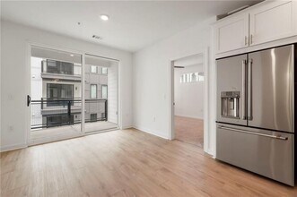 388 Pratt Dr SE in Atlanta, GA - Foto de edificio - Building Photo