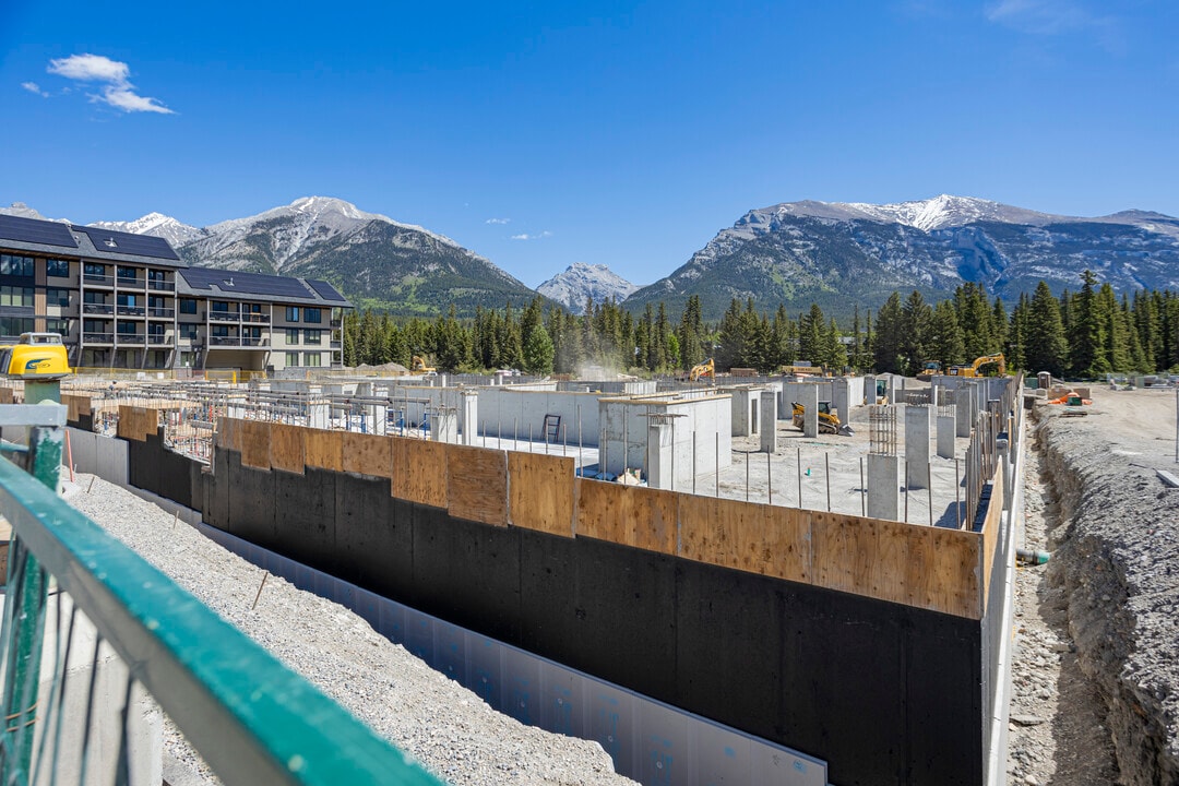 1606 Spring Creek Gate in Canmore, AB - Building Photo