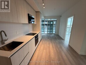 110 Broadway Ave in Toronto, ON - Building Photo - Building Photo