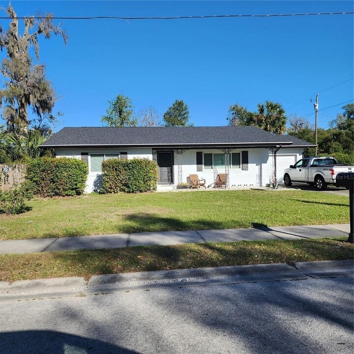 700 N Carpenter Ave in Orange City, FL - Building Photo