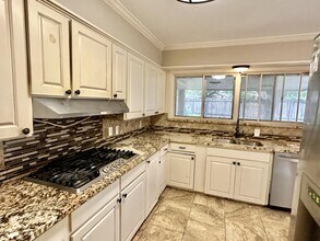 1926 Laurelwood Dr in Denton, TX - Building Photo - Building Photo