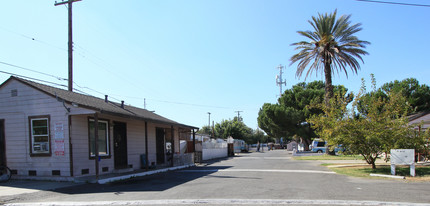 Southside Apartments & RV Park in Sacramento, CA - Building Photo - Building Photo