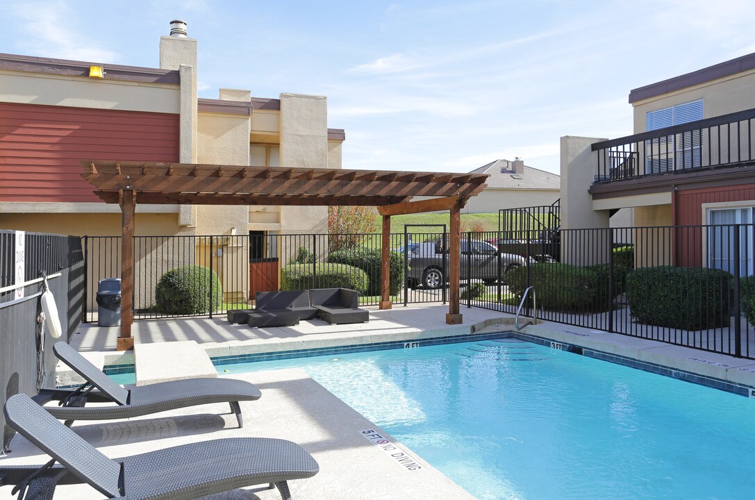 Sierra Gardens in Fort Worth, TX - Foto de edificio