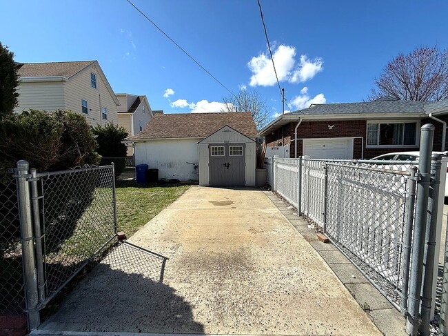 47 Lester St in Wallington, NJ - Building Photo - Building Photo