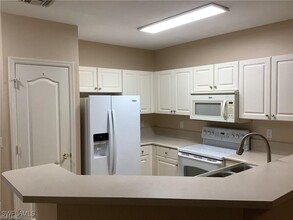 8649 Athena Ct in Lehigh Acres, FL - Foto de edificio - Building Photo