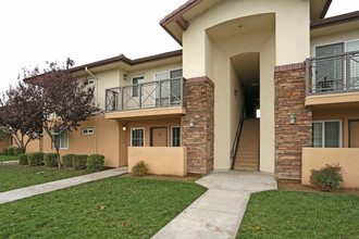 Tanager Springs II Apartments in Fresno, CA - Building Photo - Building Photo