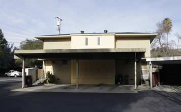 960-962 Almanor Ct in Lafayette, CA - Building Photo - Building Photo