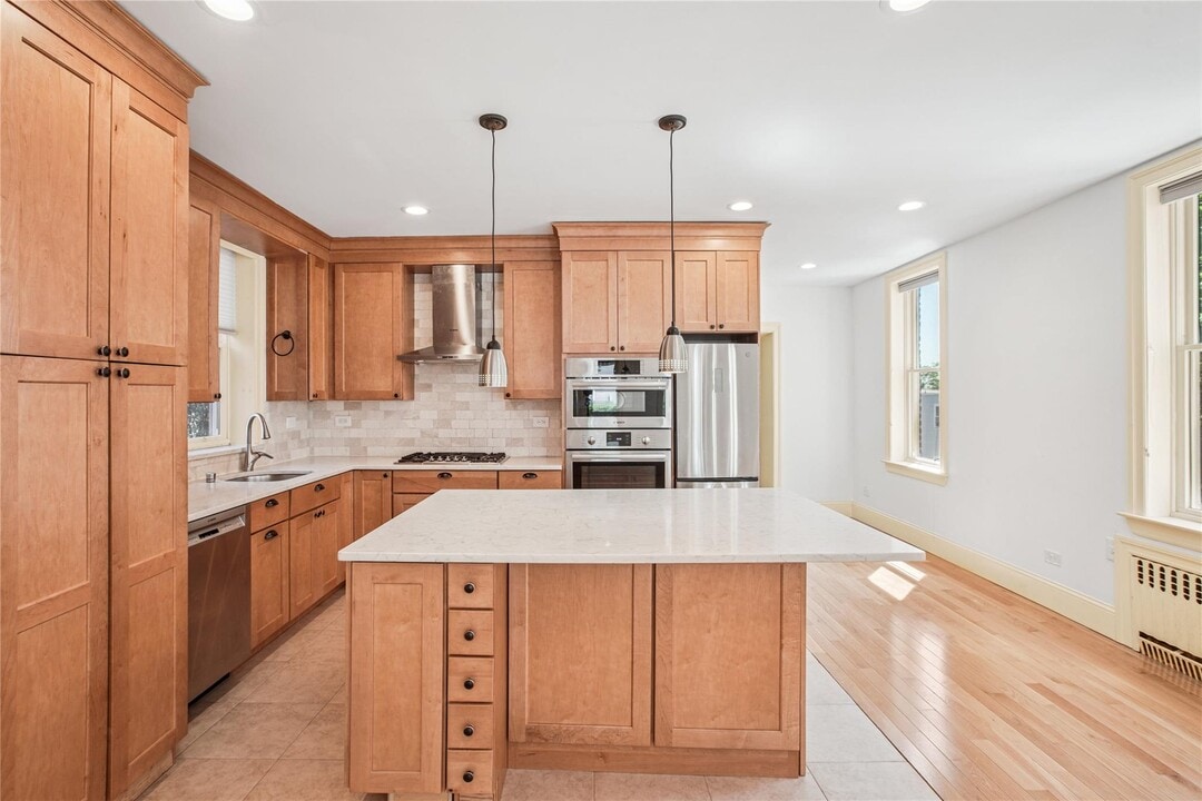 4242 Digney Ave in Bronx, NY - Building Photo