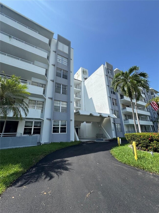 1080 94th St in Bay Harbor Islands, FL - Building Photo - Building Photo