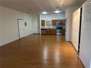 255 W 7th St in Los Angeles, CA - Building Photo - Building Photo