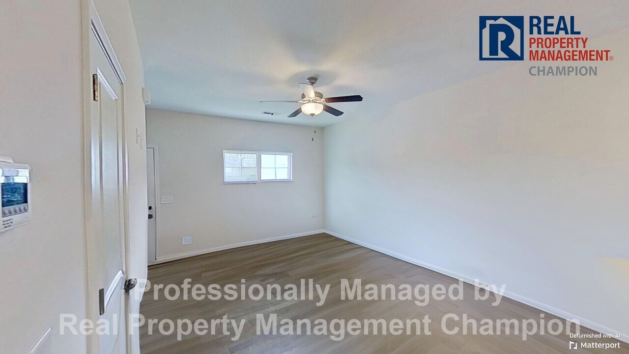 103 Jaydn Dr E in Jacksonville, NC - Building Photo