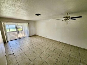 2926 Ashley Dr E in West Palm Beach, FL - Building Photo - Building Photo