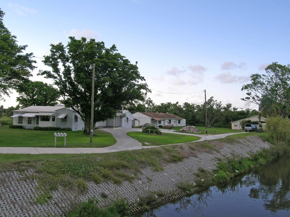 2651 2nd Ave N in Lake Worth, FL - Building Photo