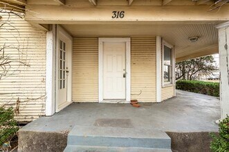 316 W Avenue A in Garland, TX - Building Photo - Building Photo